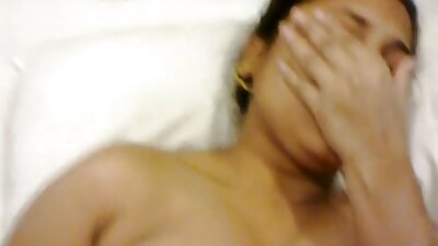 Una chica con coletas monta la polla del videos xxx de viejitas chico de un vecino.