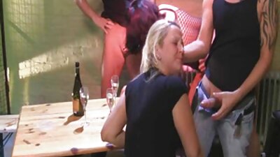 Despertar a la esposa del asno para el viejitas fornicando desempeño urgente de los deberes maritales