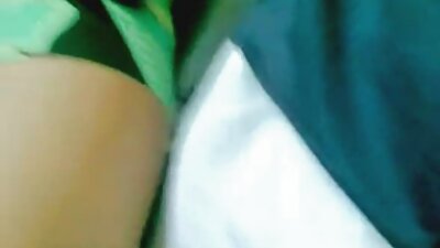 El padre de una puta delgada con grandes tetas le dio capital al chico, por lo viejitas cojedoras que se llevó bien con ella.