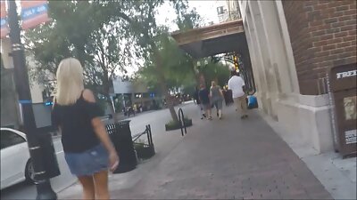 Una morena jugosa en pantimedias negras trató de capturar la imaginación de su amante con un fetiche de xxx viejitas con jovenes pies.
