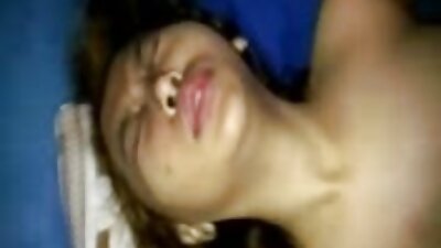 Mujer madura de piel oscura con grandes tetas a menudo viejitas calientes cojiendo practica la succión húmeda.