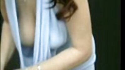 Las mujeres gordas muestran los senos y se acarician en viejitas calientes cogiendo la cámara