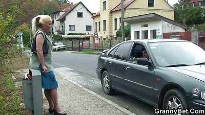 Nuevo viejitas folando camino anal de una joven vecina inexperta.