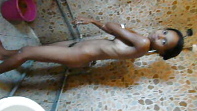 Video de una chica blanca haciendo una mamada húmeda de videos pornos de viejas mexicanas una polla negra.