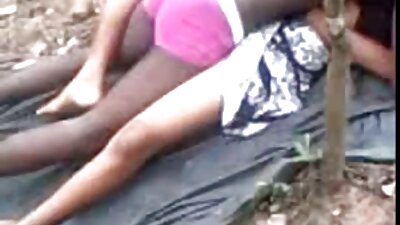 La modelo se masturbo un poco en la ducha y fue a chuparle la polla viejas mexicanas xxx a su padrino.