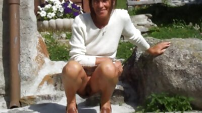 Un pikaper recogió en videos xxx con viejitas la calle a una morena con braguitas de leopardo.