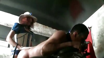 Al principio simplemente se instaló en el apartamento de la porno xxx viejitas morena, pero ahora le está follando el coño y el culo como el dueño.