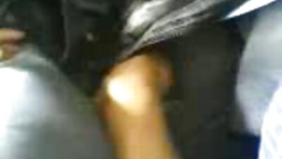 Sexo duro en casa con mamá gilipollas a través de las bragas. viejos cojiendo viejas