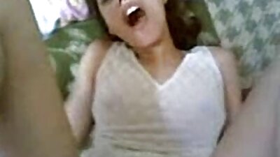 Ampliación del primer plano anal estrecho de una xxx videos de viejitas chica rusa desde la primera persona.