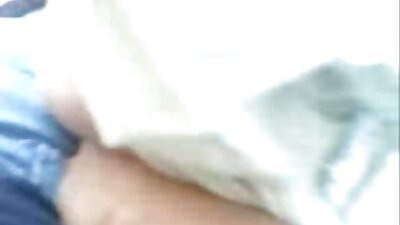 Estudiante rusa con un botín redondo está fascinada viejos cojiendo con jovenes por la gran polla de su novio.
