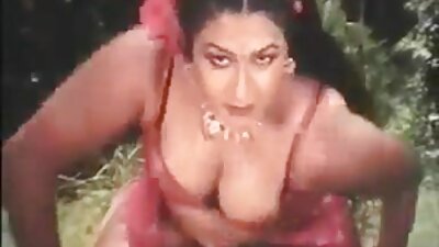 Mamá pelirroja perdió su teléfono con un video de su sexo público con viejas cojiendo con viejos su amante.