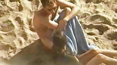 le hizo un regalo a su madre invitándola xxx videos viejitas a su sexo interracial con un amigo negro.
