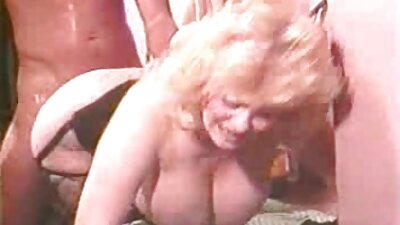 La alumna tiene un chochito estrecho, por lo que hay que empezar viejitosxxx con las caricias.