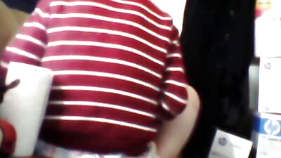 A una monada con tetas pequeñas le gustaba entregarse a su amado chico, acostada boca viejos cojiendo con jovenes abajo.