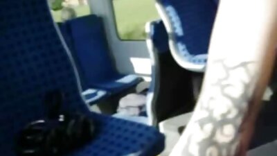 Sexo al aire libre videos de viejitas xxx con la hija de un granjero en tanga negra.
