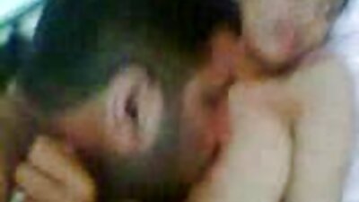 Una pareja de Tayikistán practica videos de viejitas cojiendo sexo anal en casa.