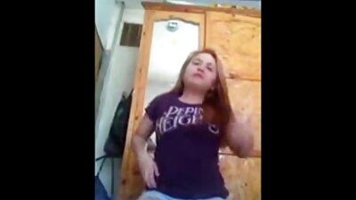 Vi un primer plano del coño de una nerd y no me pude resistir, viejas mexicanas cogiendo explotándoselo